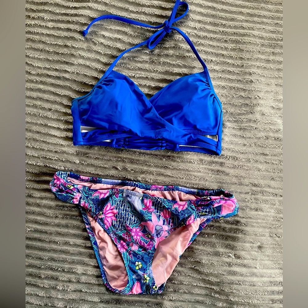 Victoria’s Secret Bikini Halter Top (M) and Floral Paisley Bottoms (L), Blue